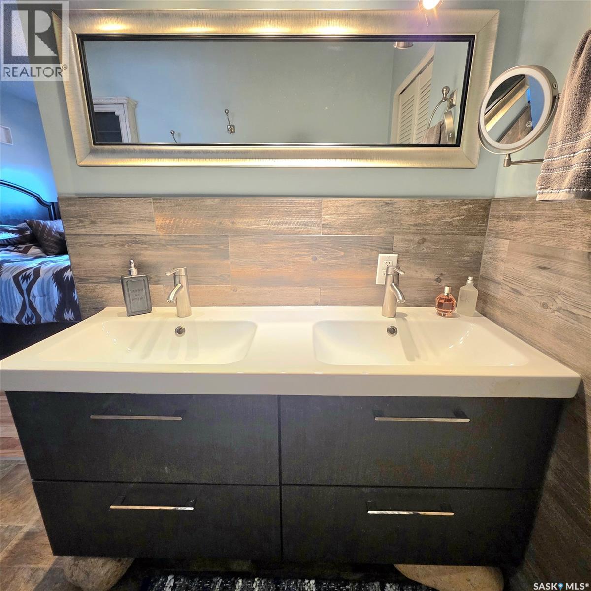 868 Conroy Place, Prince Albert, SK - Indoor Photo Showing Bathroom