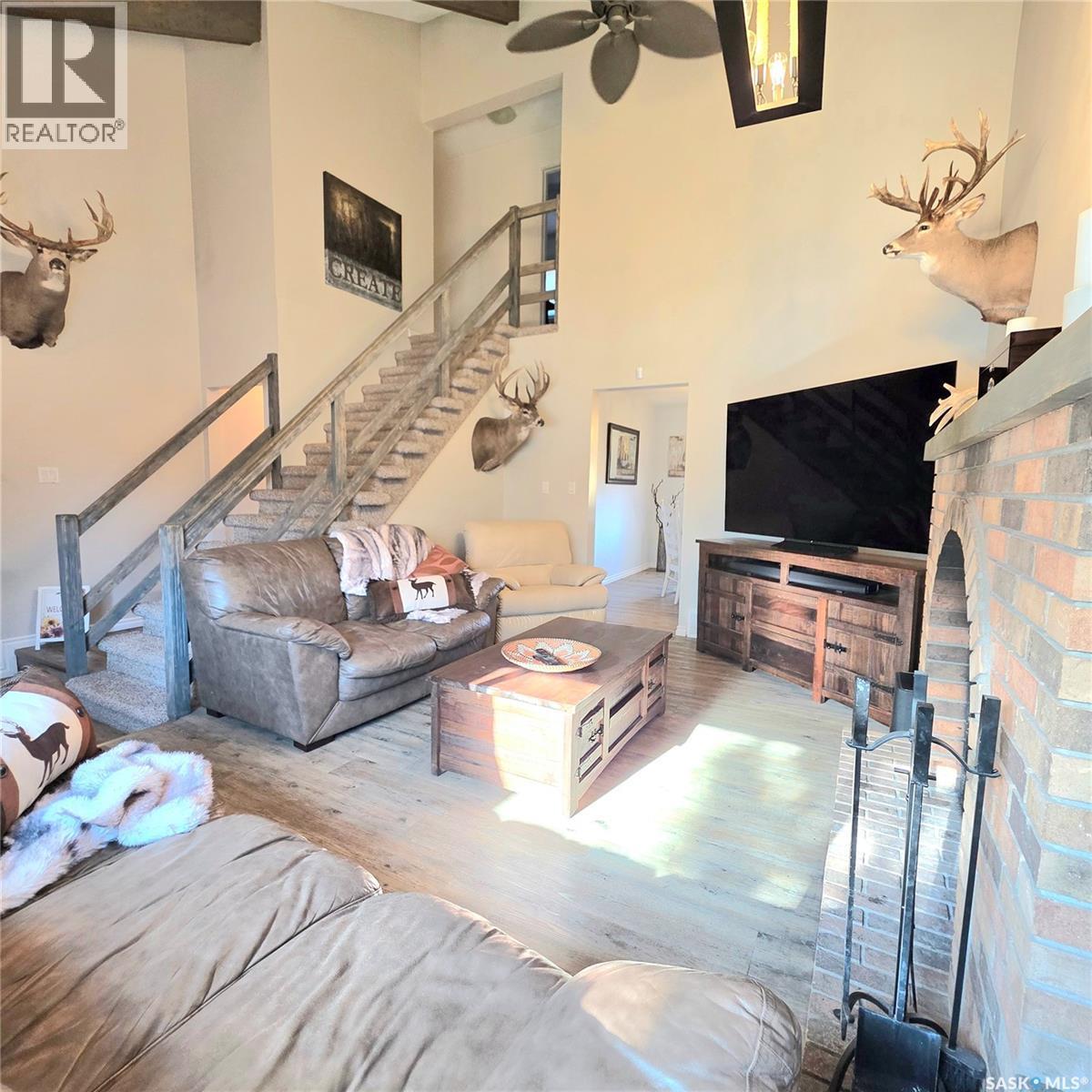 868 Conroy Place, Prince Albert, SK - Indoor Photo Showing Living Room