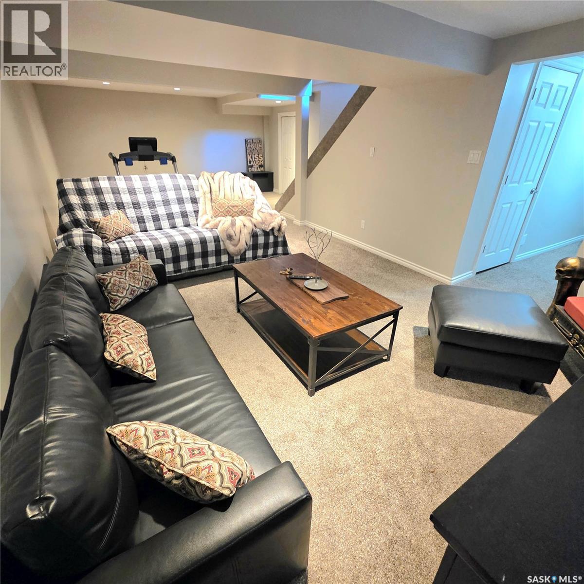 868 Conroy Place, Prince Albert, SK - Indoor Photo Showing Living Room