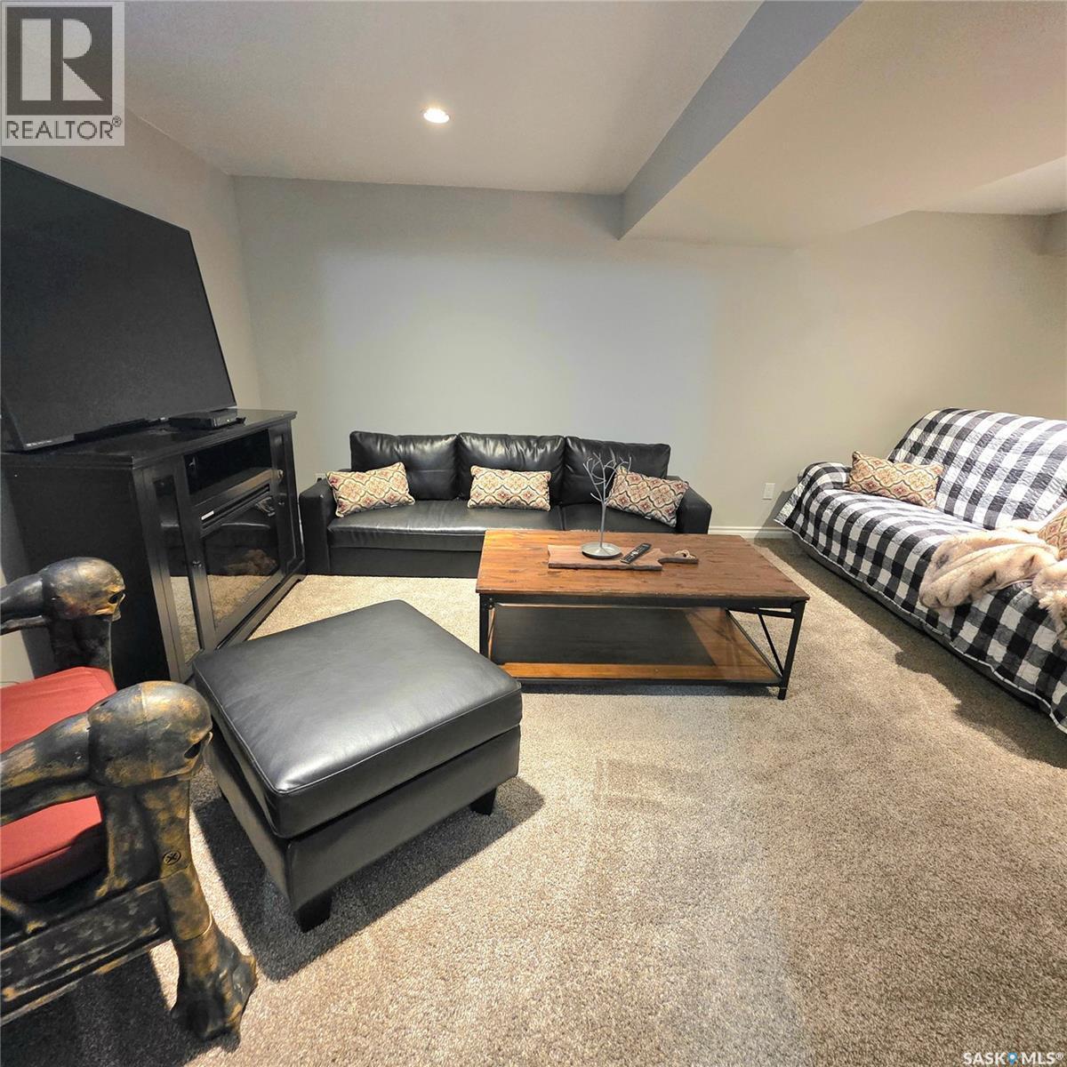 868 Conroy Place, Prince Albert, SK - Indoor