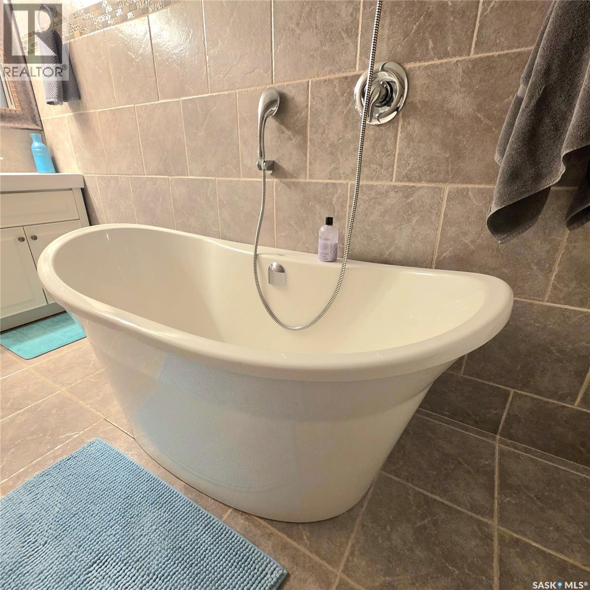 868 Conroy Place, Prince Albert, SK - Indoor Photo Showing Bathroom