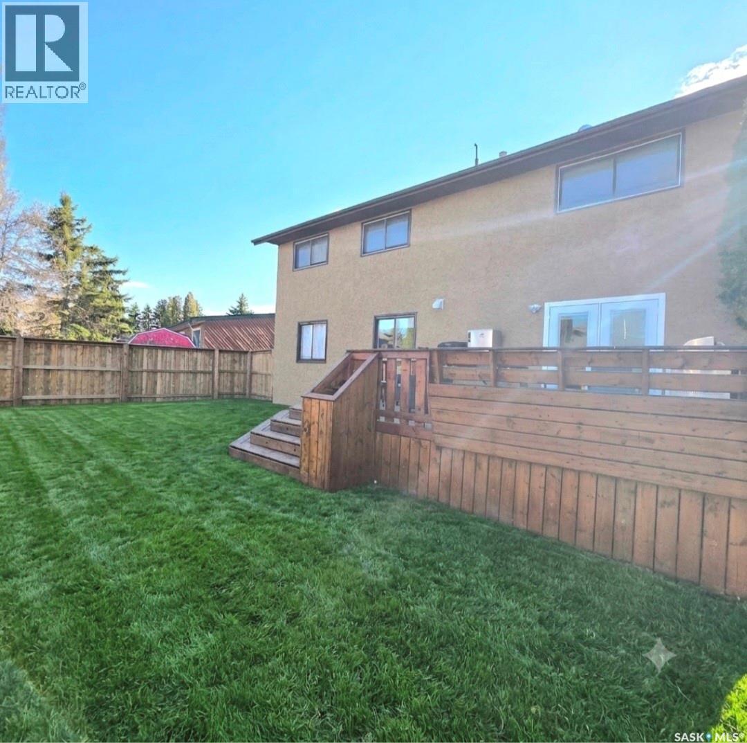 868 Conroy Place, Prince Albert, SK - Outdoor