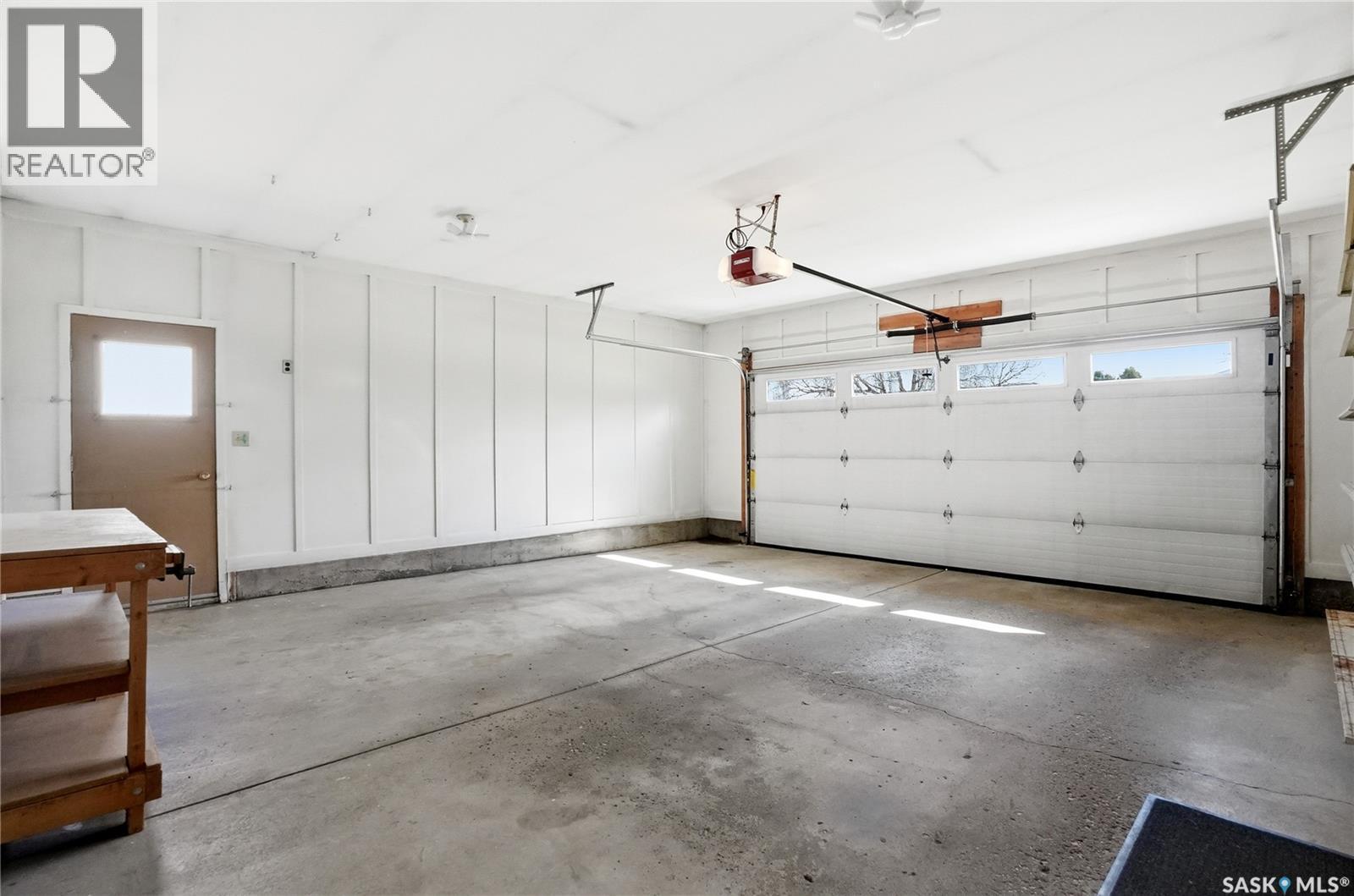 227 Flavelle Crescent, Saskatoon, SK - Indoor Photo Showing Garage