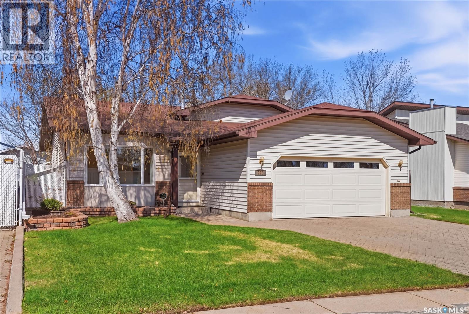 227 Flavelle Crescent, Saskatoon, SK - Outdoor