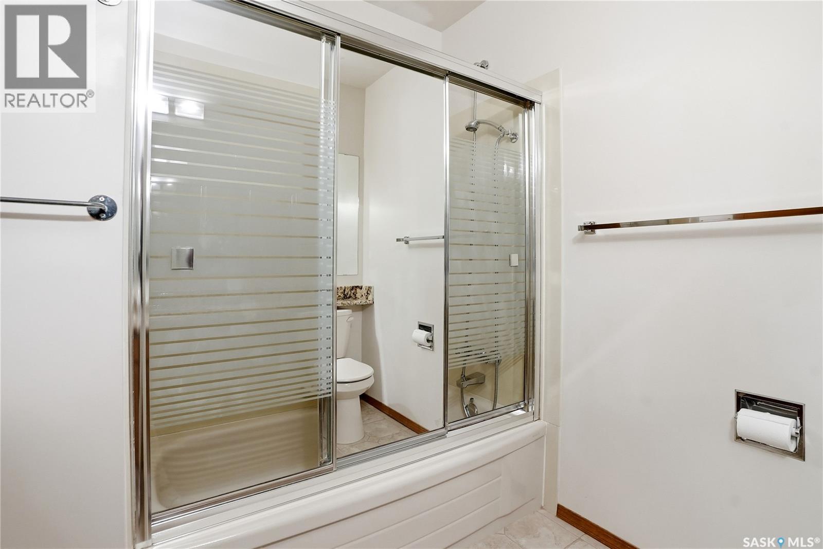 227 Flavelle Crescent, Saskatoon, SK - Indoor Photo Showing Bathroom