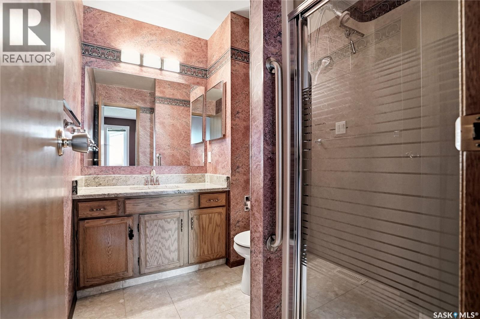 227 Flavelle Crescent, Saskatoon, SK - Indoor Photo Showing Bathroom