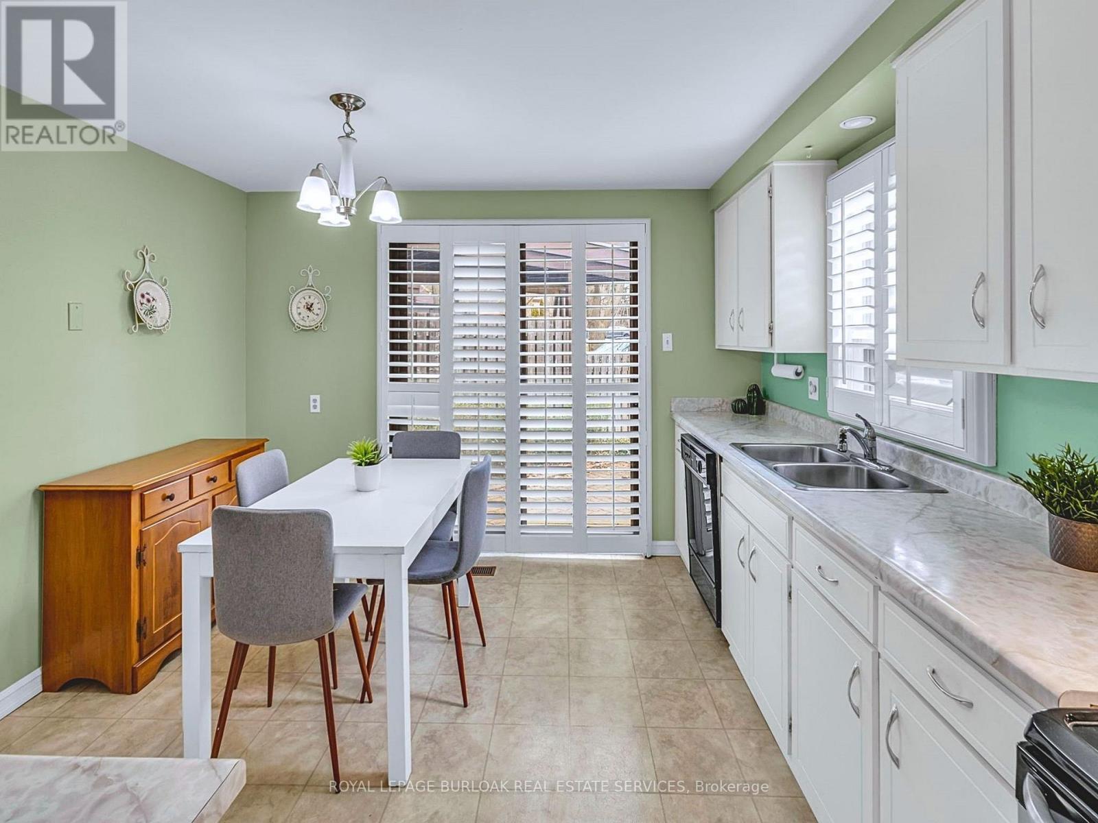 3 - 28 Underhill Crescent, Kitchener, ON - Indoor