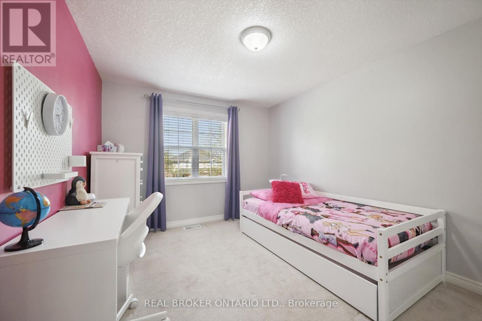 Secondary Bedroom - 511 Dansbury Drive, Waterloo, ON - Indoor Photo Showing Bedroom