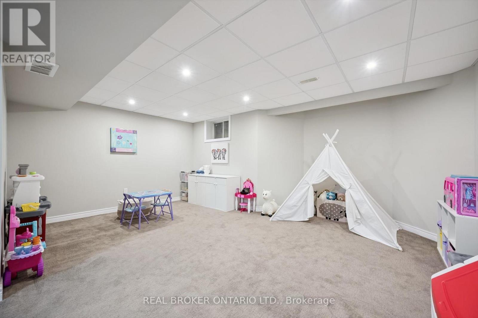 Recroom - 511 Dansbury Drive, Waterloo, ON - Indoor Photo Showing Basement