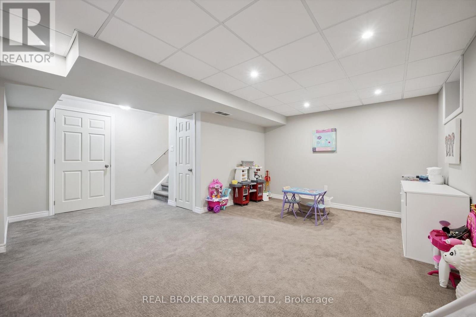 Recroom - 511 Dansbury Drive, Waterloo, ON - Indoor Photo Showing Basement