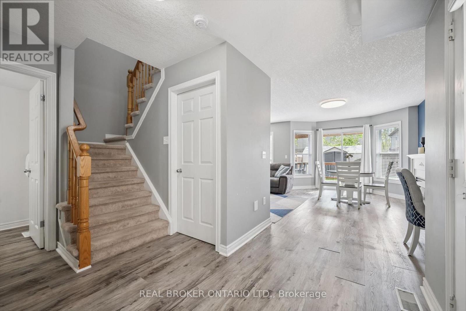 Foyer - 511 Dansbury Drive, Waterloo, ON - Indoor Photo Showing Other Room