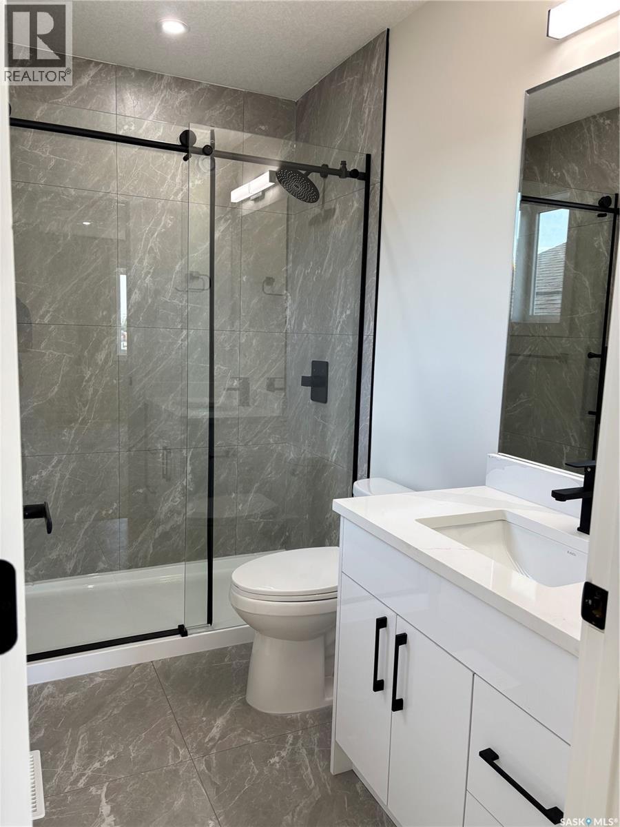 222 Veterans Drive, Warman, SK - Indoor Photo Showing Bathroom