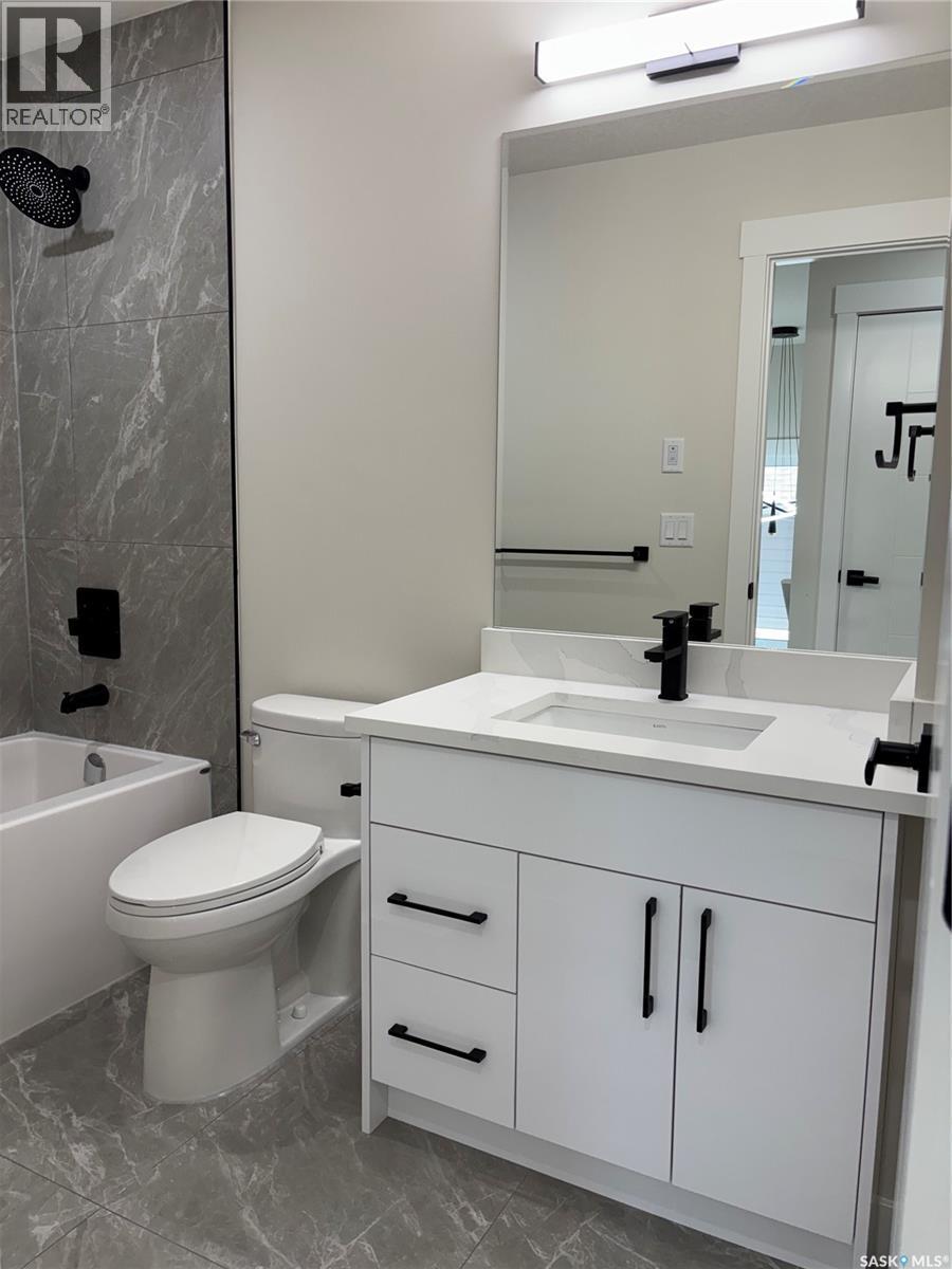 222 Veterans Drive, Warman, SK - Indoor Photo Showing Bathroom
