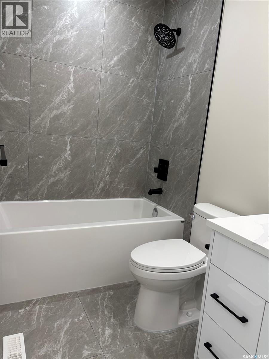 222 Veterans Drive, Warman, SK - Indoor Photo Showing Bathroom