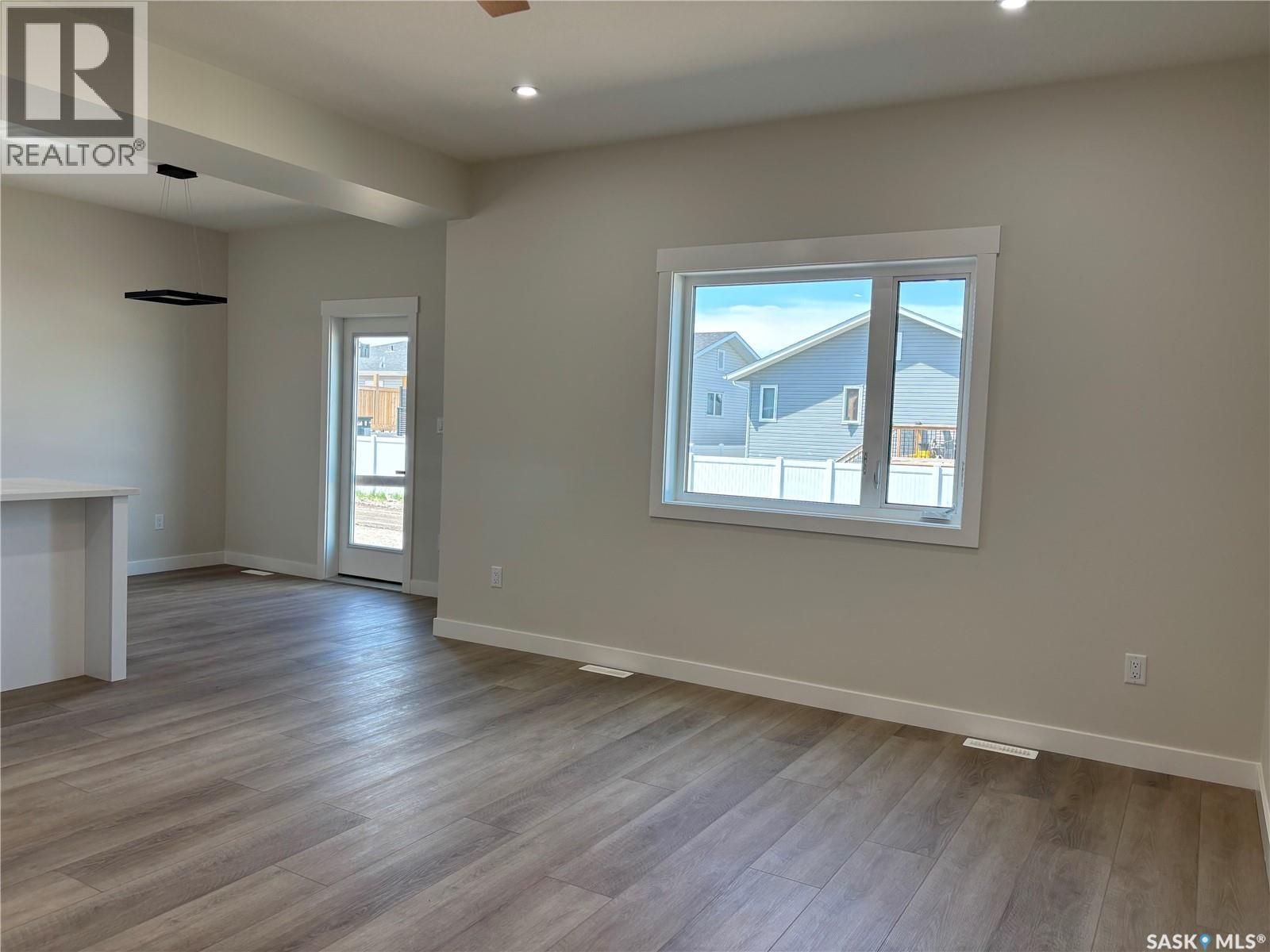 222 Veterans Drive, Warman, SK - Indoor Photo Showing Other Room