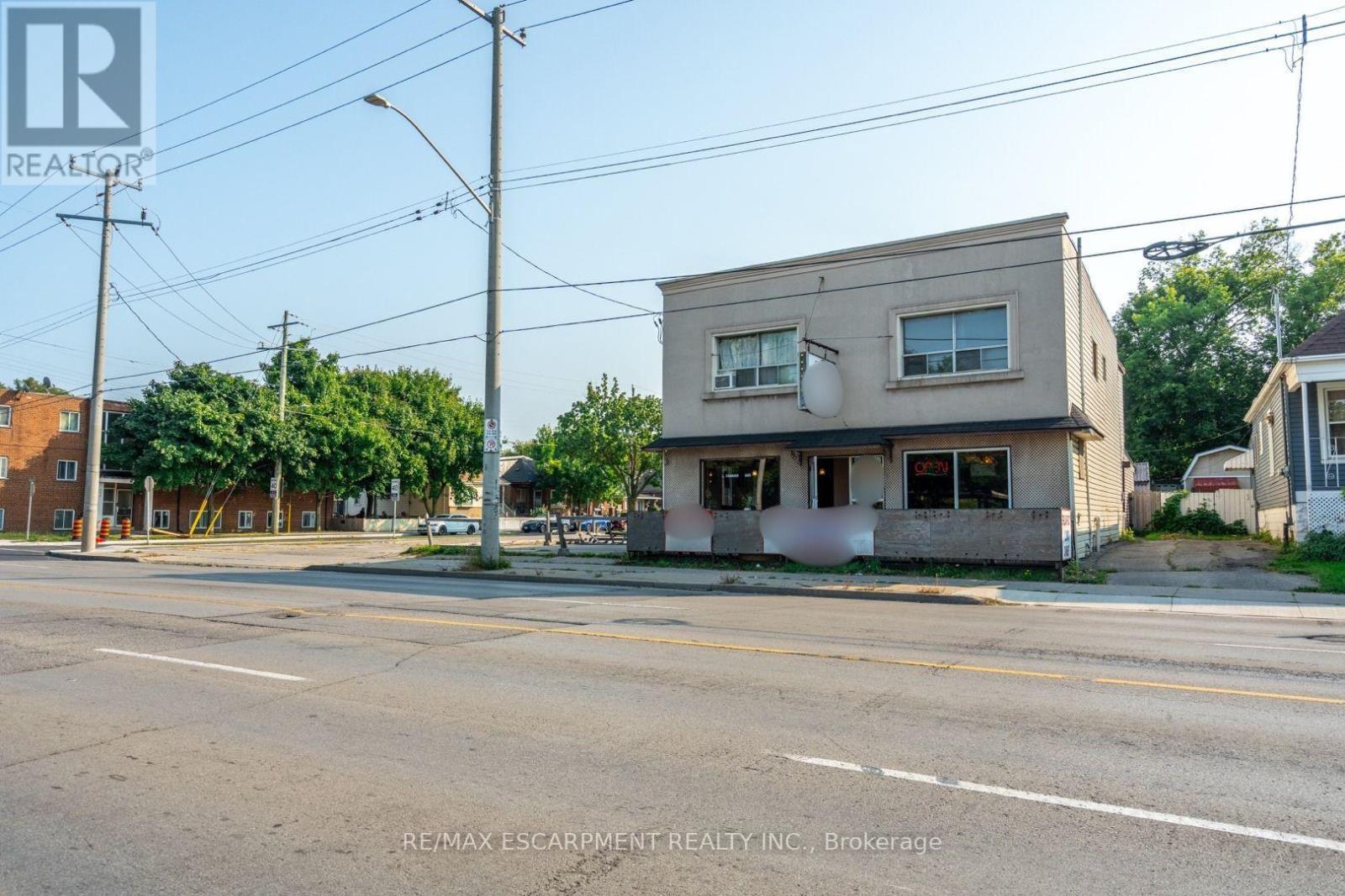 1490 Barton Street E, Hamilton, ON