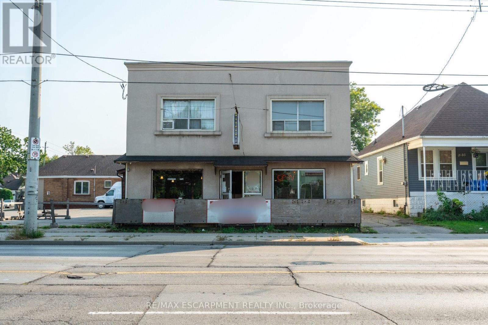 1490 Barton Street E, Hamilton, ON
