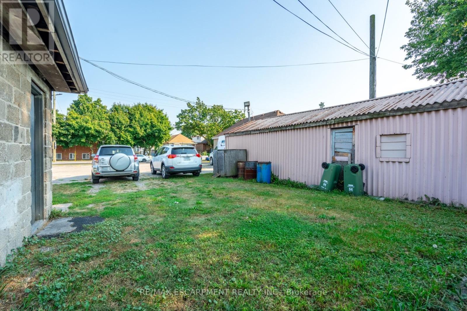 1490 Barton Street E, Hamilton, ON