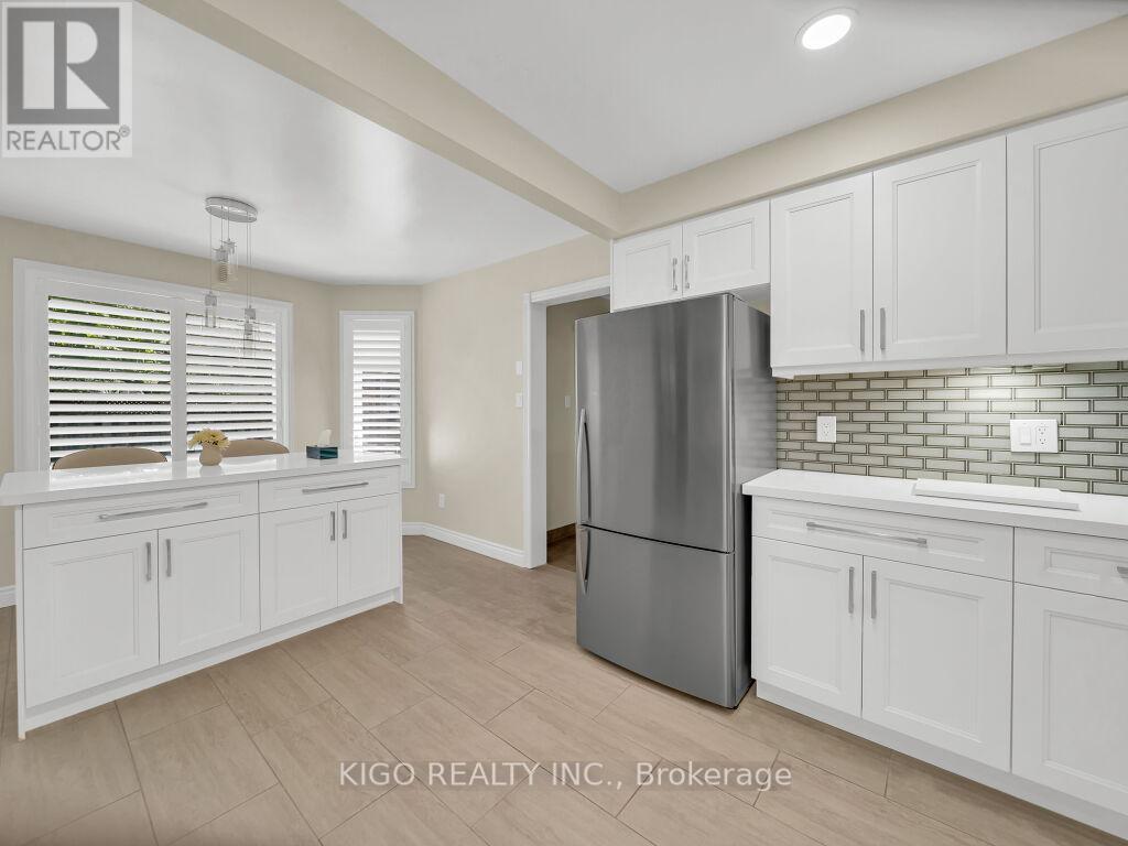 16 Glennie Court, Cambridge, ON - Indoor Photo Showing Kitchen