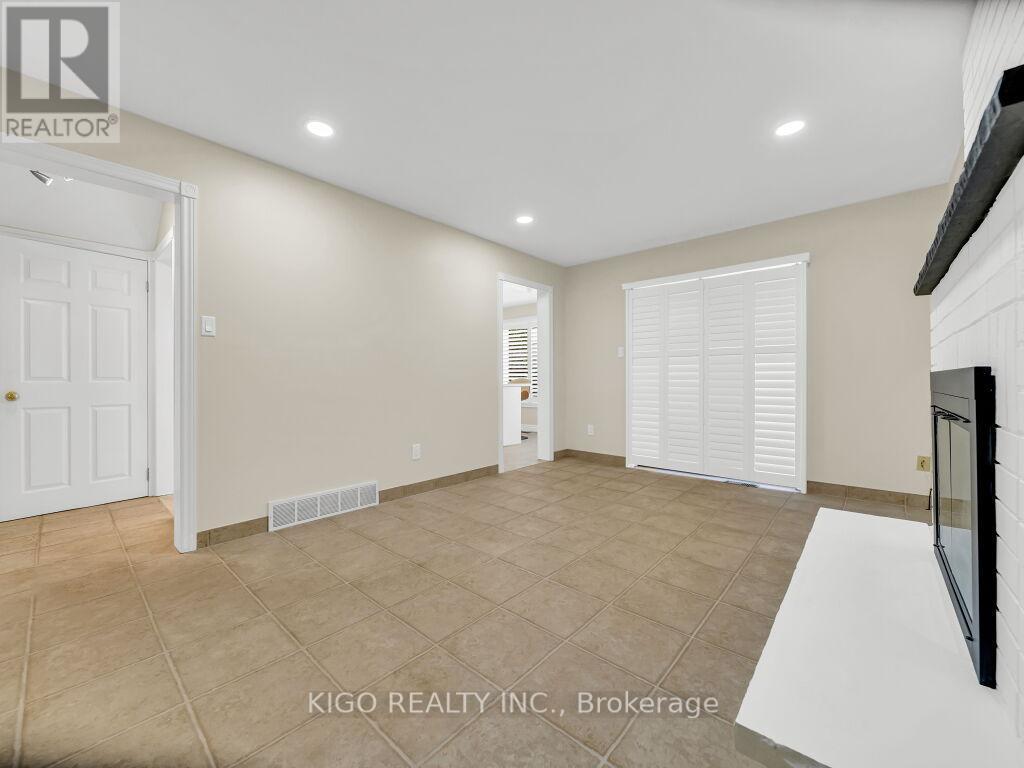 16 Glennie Court, Cambridge, ON - Indoor Photo Showing Other Room