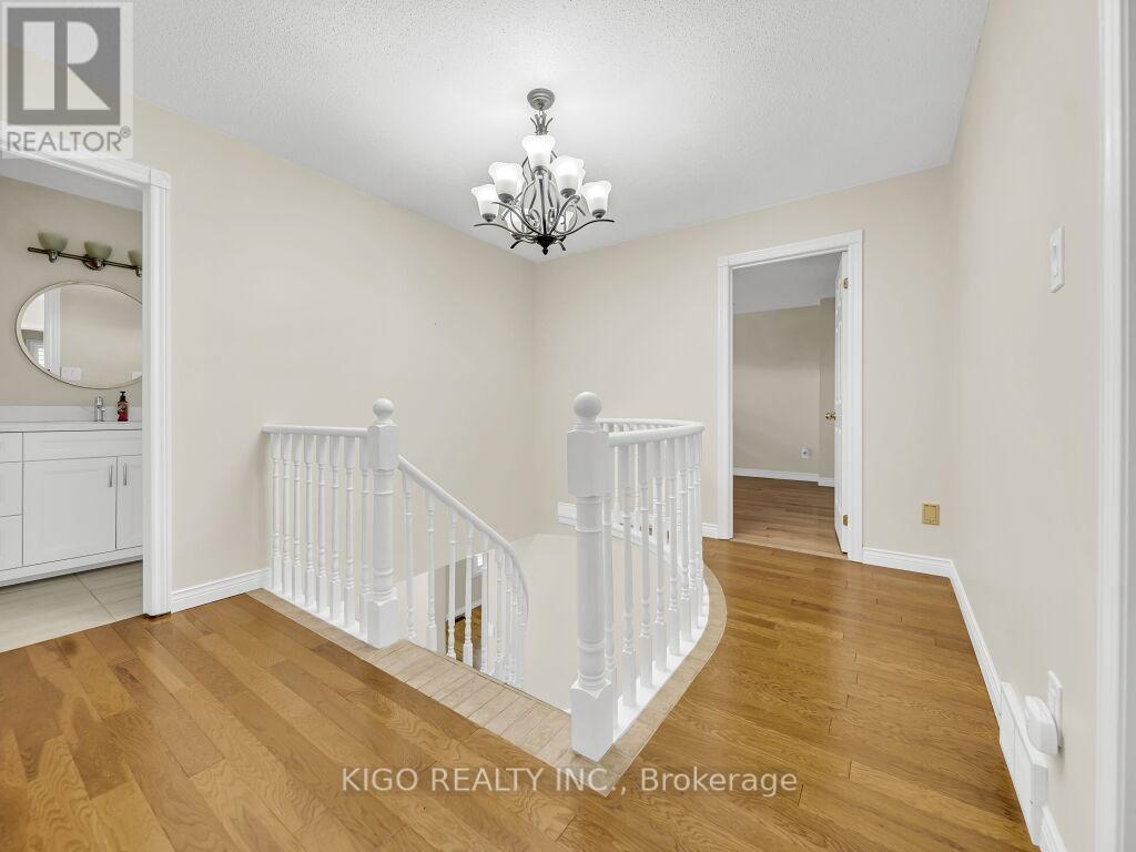 16 Glennie Court, Cambridge, ON - Indoor Photo Showing Other Room