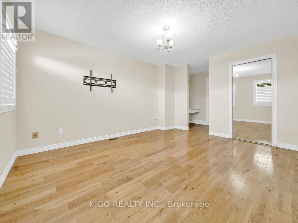 16 Glennie Court, Cambridge, ON - Indoor Photo Showing Other Room