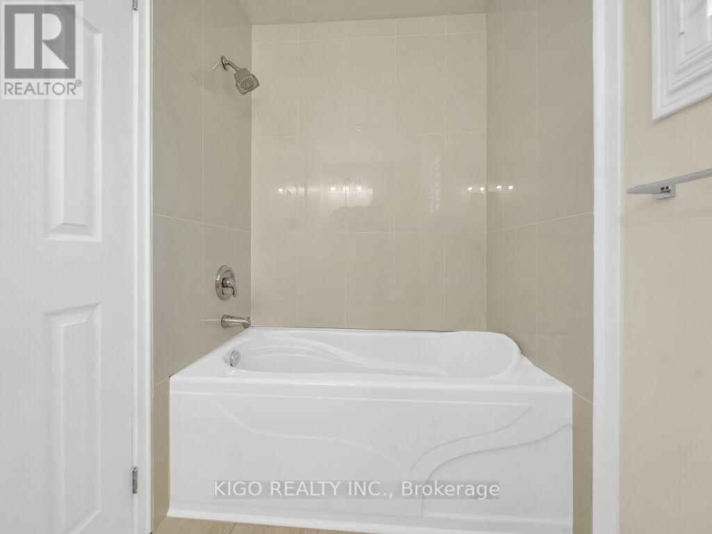 16 Glennie Court, Cambridge, ON - Indoor Photo Showing Bathroom