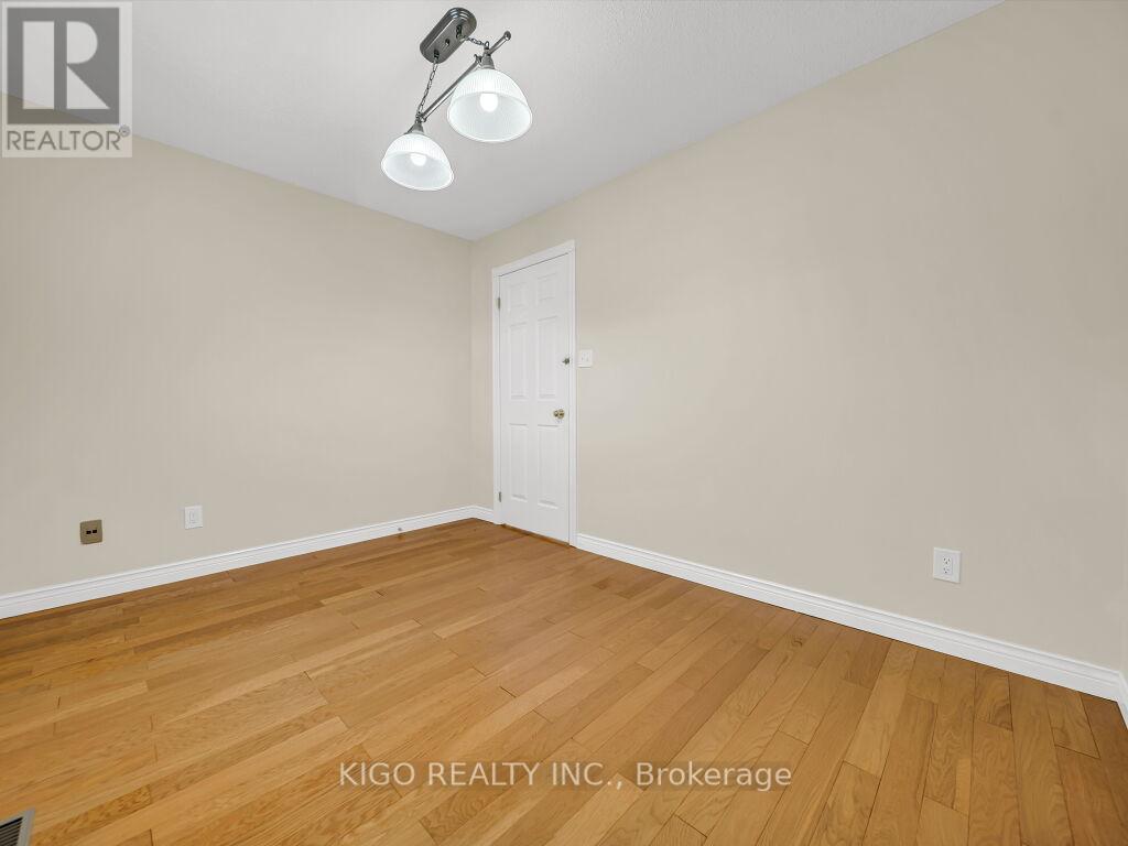 16 Glennie Court, Cambridge, ON - Indoor Photo Showing Other Room
