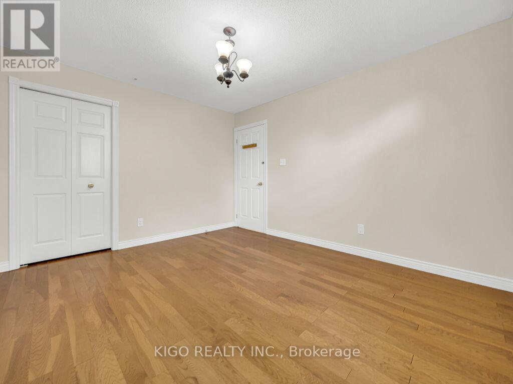 16 Glennie Court, Cambridge, ON - Indoor Photo Showing Other Room