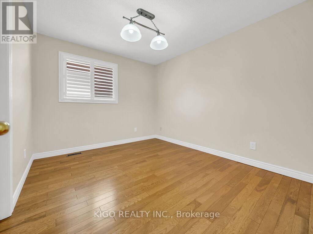 16 Glennie Court, Cambridge, ON - Indoor Photo Showing Other Room