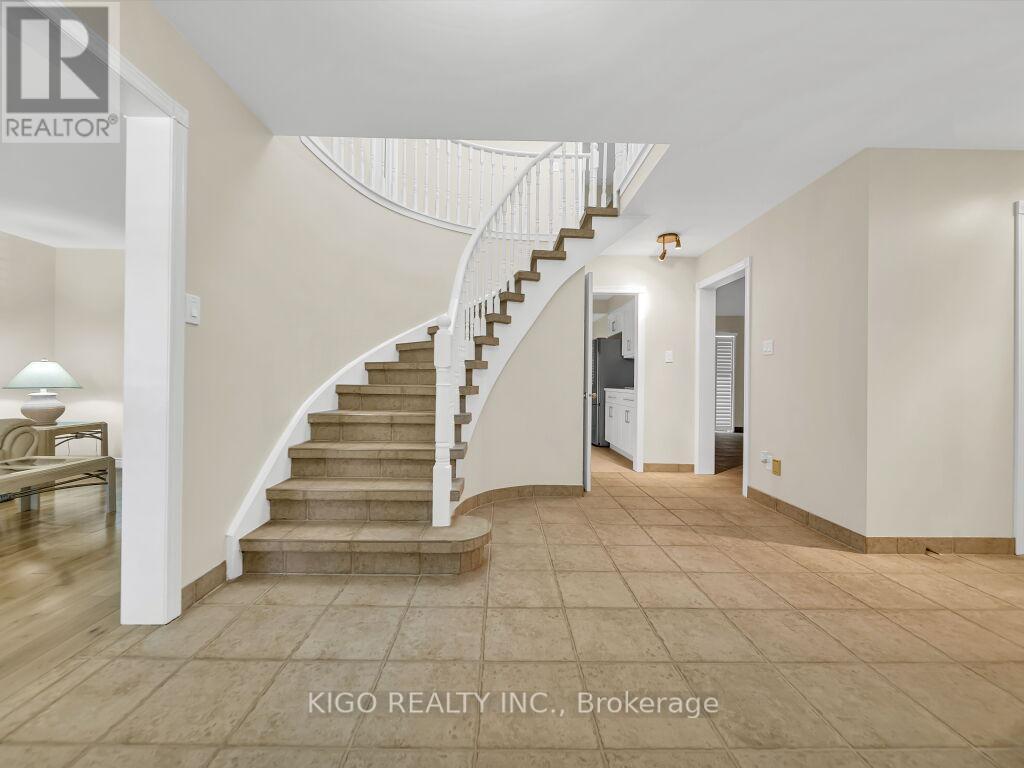 16 Glennie Court, Cambridge, ON - Indoor Photo Showing Other Room