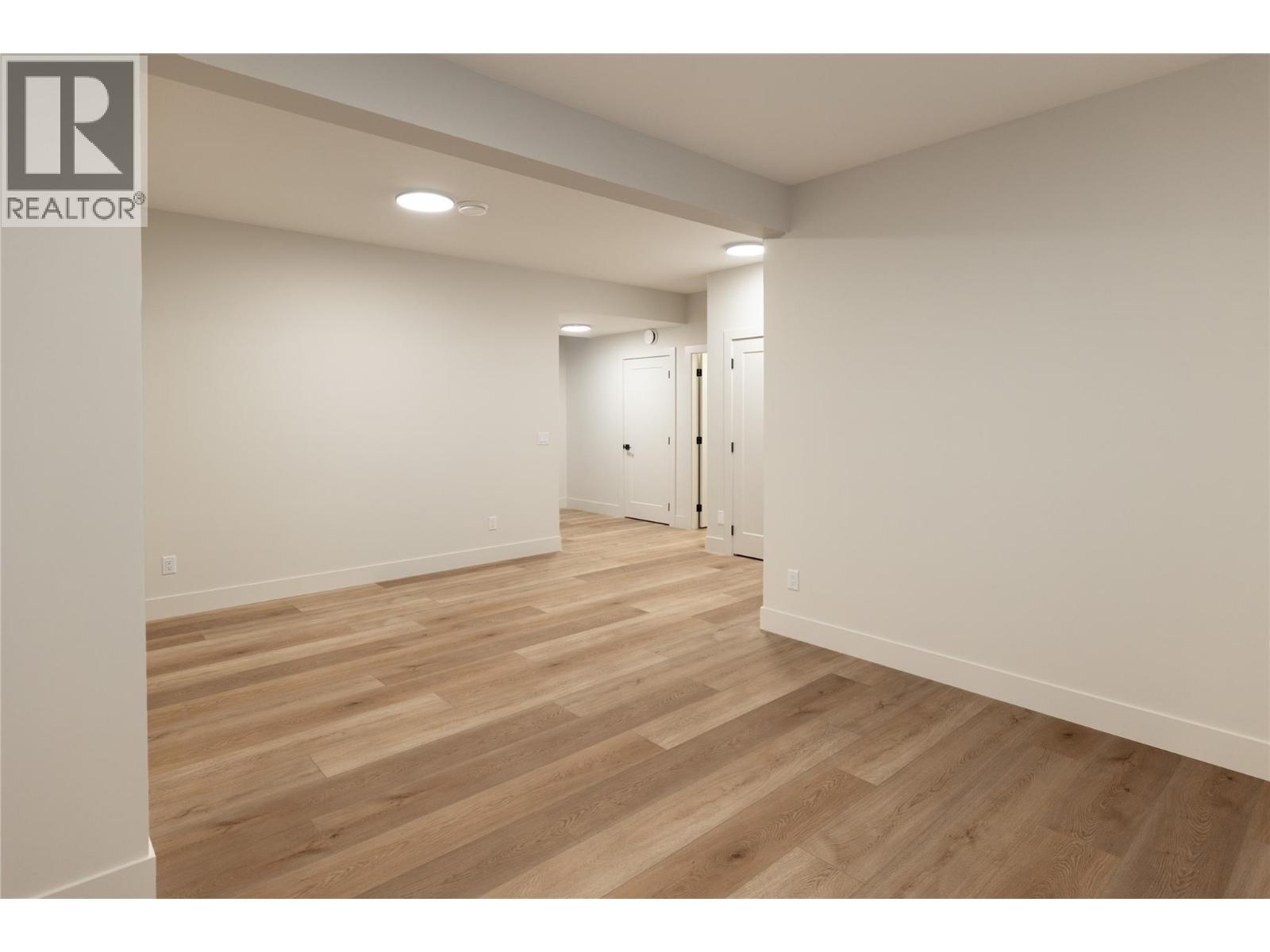 2125 Montenegro Drive, Kelowna, BC - Indoor Photo Showing Other Room
