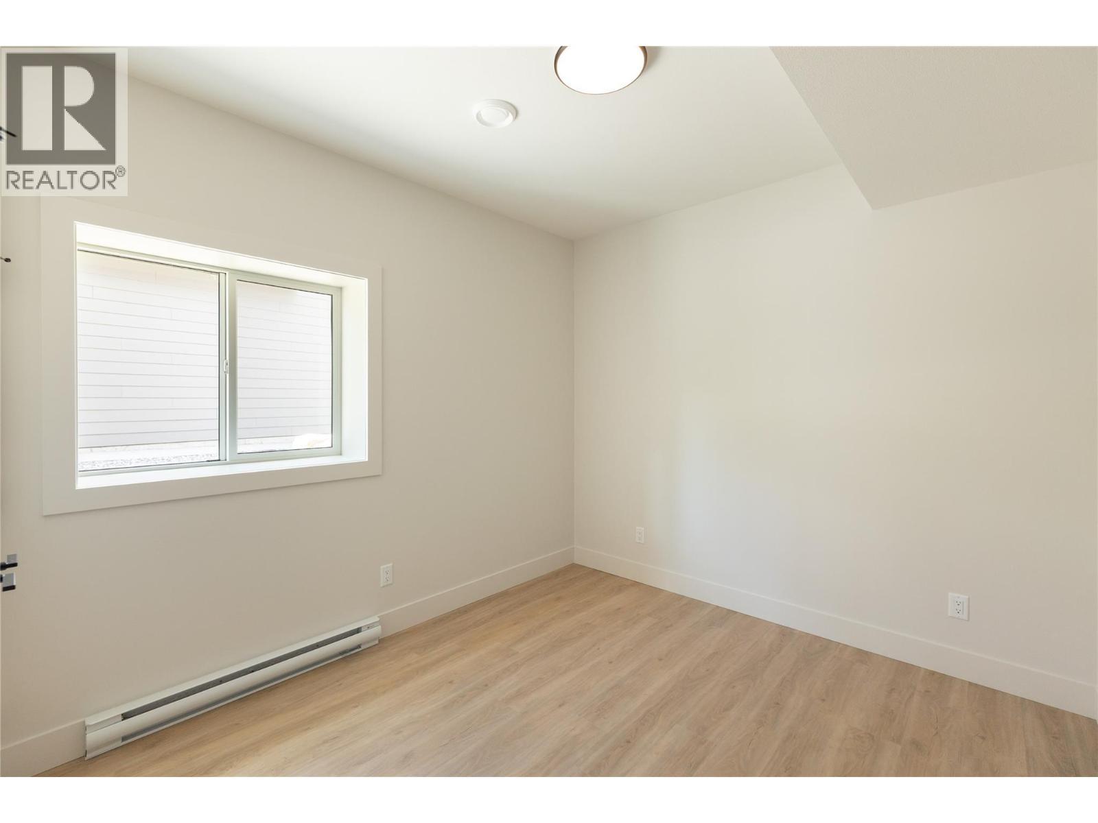 2125 Montenegro Drive, Kelowna, BC - Indoor Photo Showing Other Room