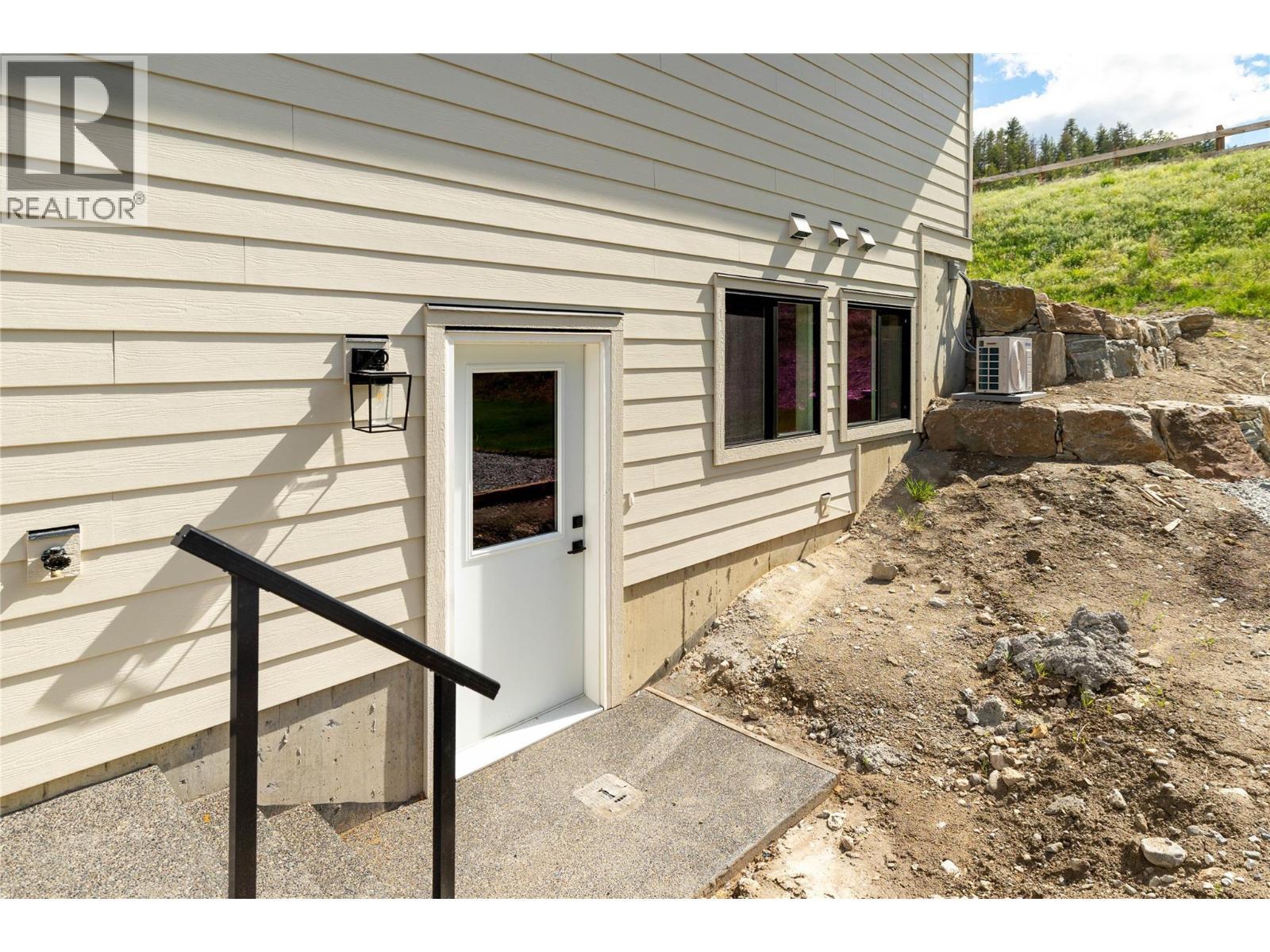 2125 Montenegro Drive, Kelowna, BC - Outdoor With Exterior