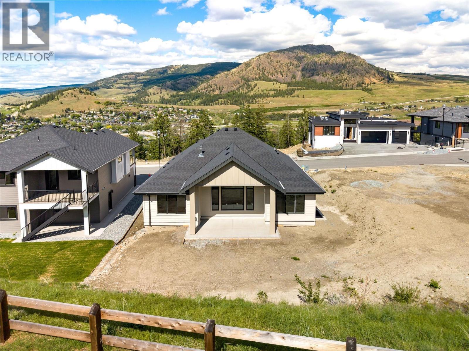 2125 Montenegro Drive, Kelowna, BC - Outdoor