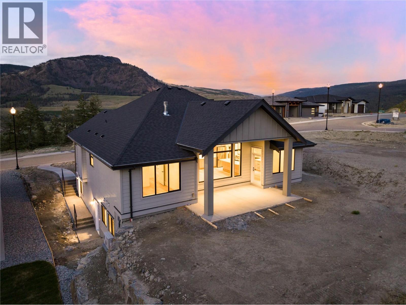 2125 Montenegro Drive, Kelowna, BC - Outdoor