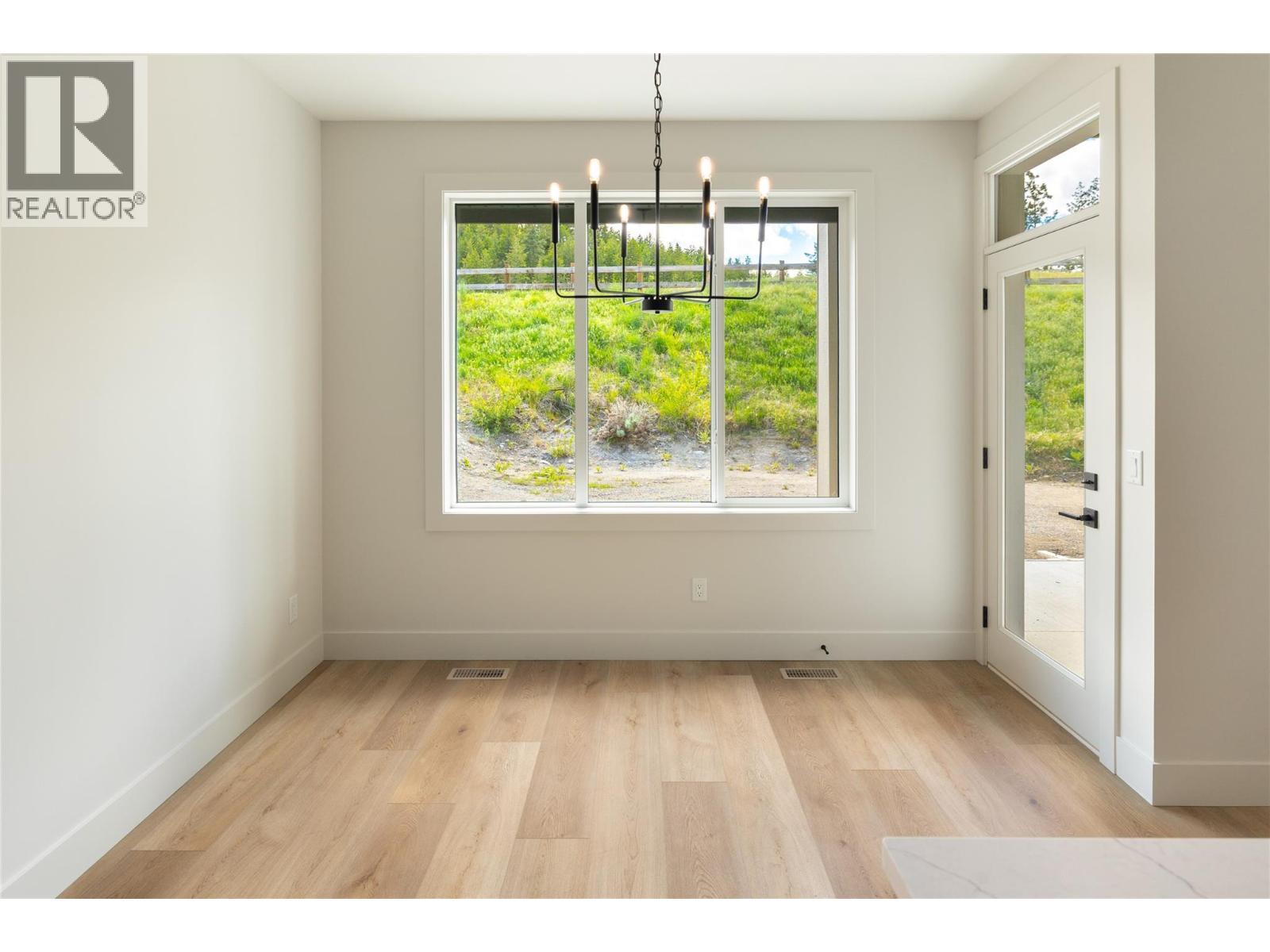 2125 Montenegro Drive, Kelowna, BC - Indoor Photo Showing Other Room