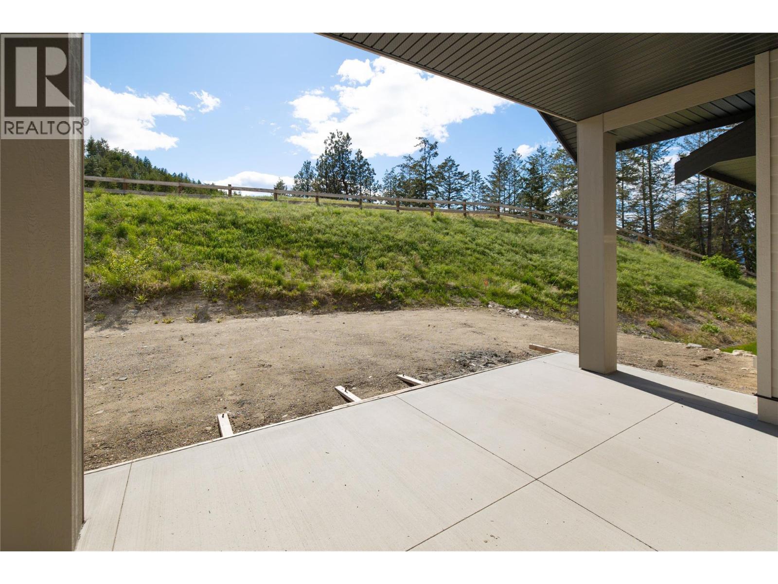 2125 Montenegro Drive, Kelowna, BC - Outdoor