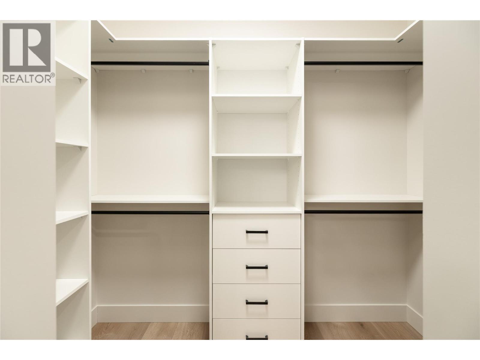2125 Montenegro Drive, Kelowna, BC - Indoor With Storage