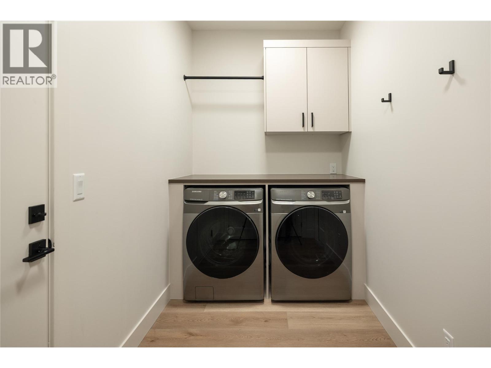 2125 Montenegro Drive, Kelowna, BC - Indoor Photo Showing Laundry Room