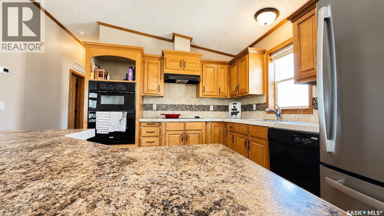 Rm Of Kellross Acreage, Kellross Rm No. 247, SK - Indoor Photo Showing Kitchen With Double Sink