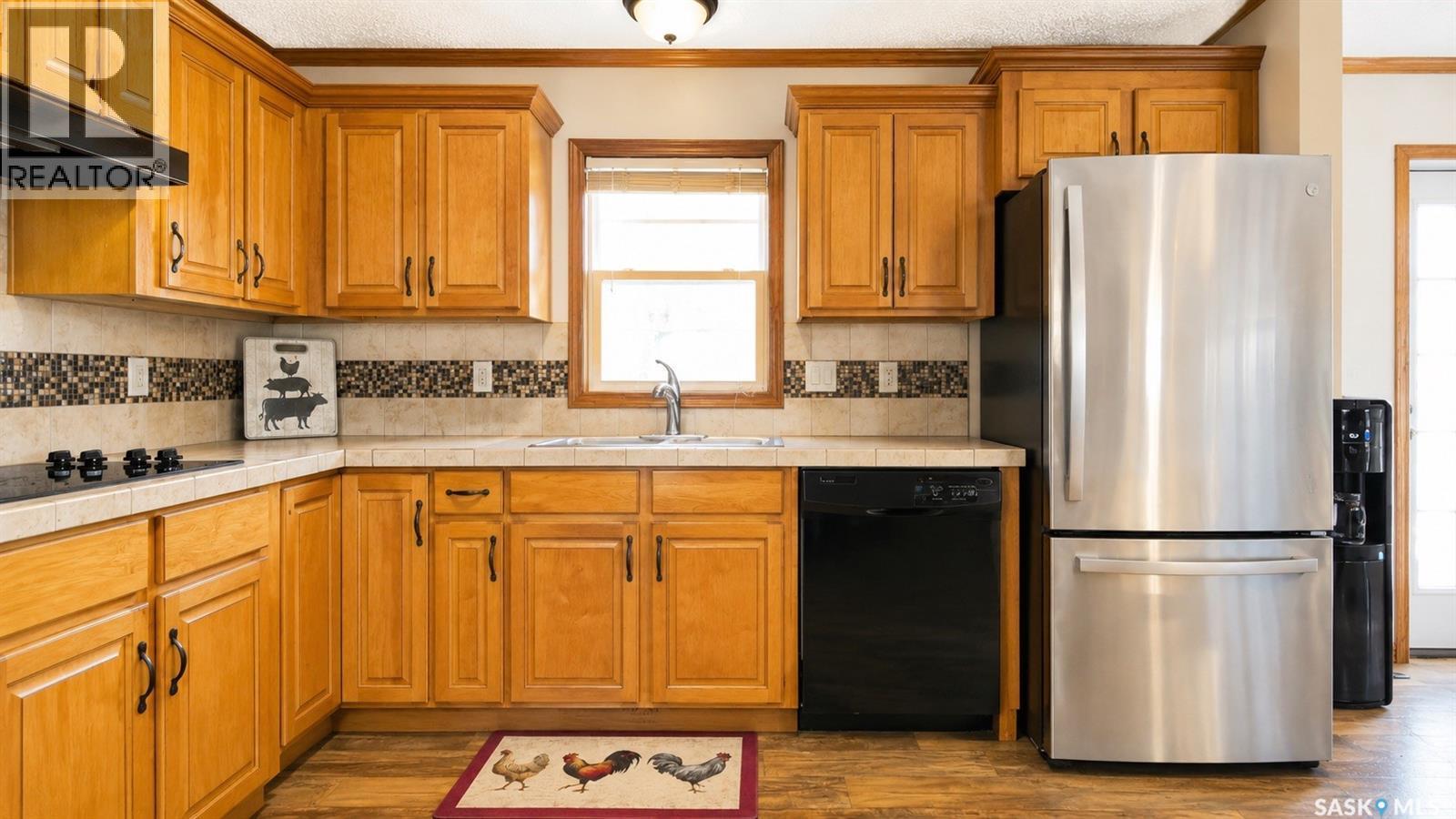Rm Of Kellross Acreage, Kellross Rm No. 247, SK - Indoor Photo Showing Kitchen With Double Sink