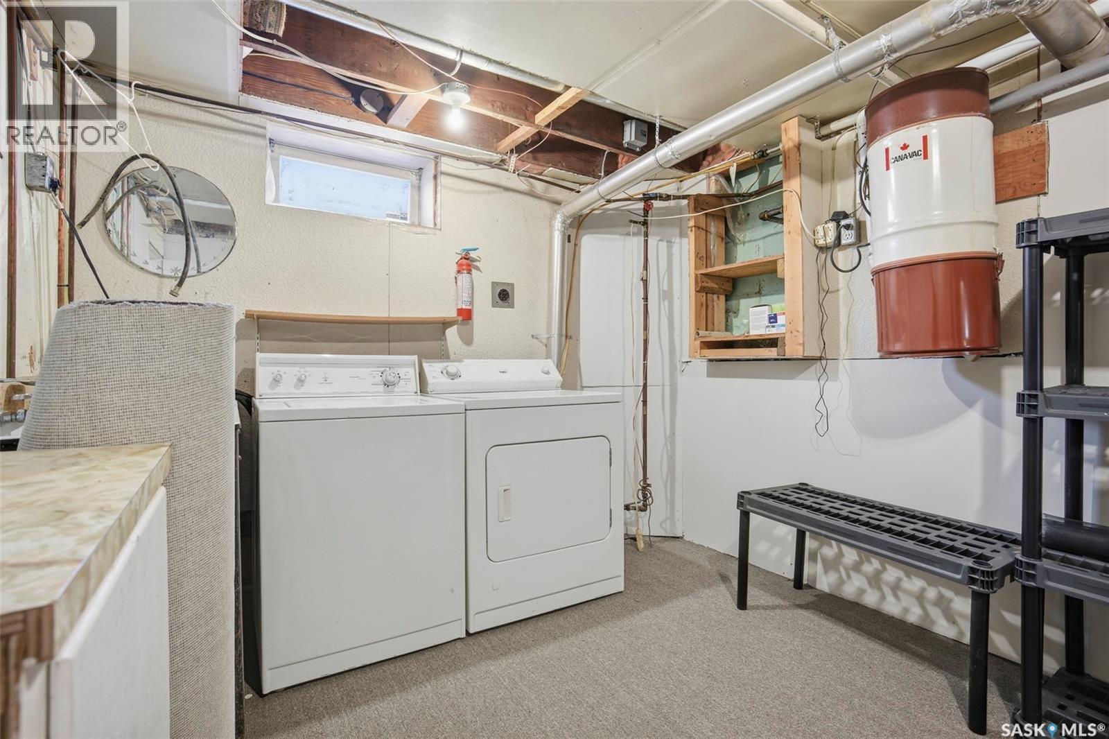 721 H Avenue S, Saskatoon, SK - Indoor Photo Showing Laundry Room