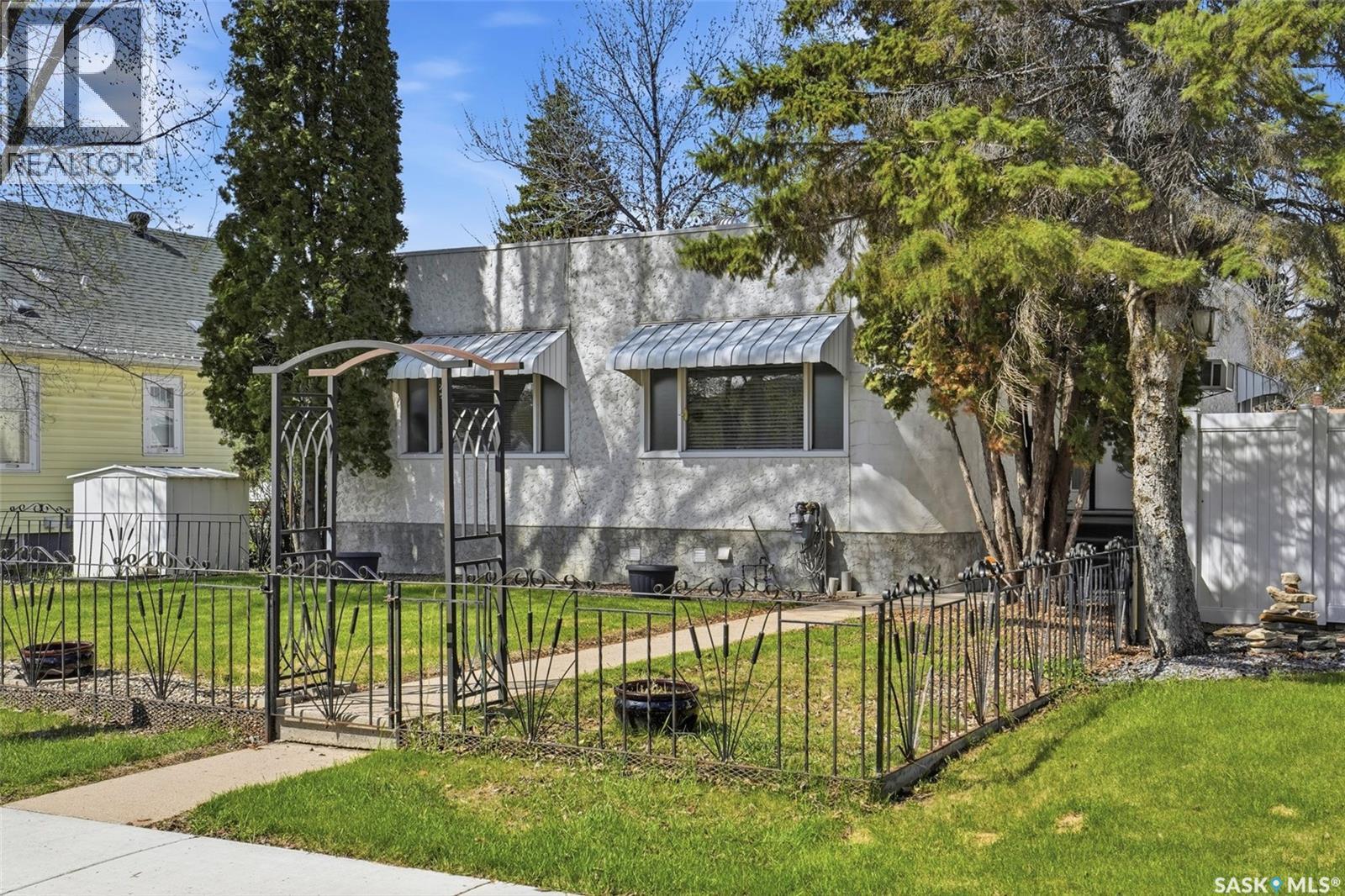 721 H Avenue S, Saskatoon, SK - Outdoor