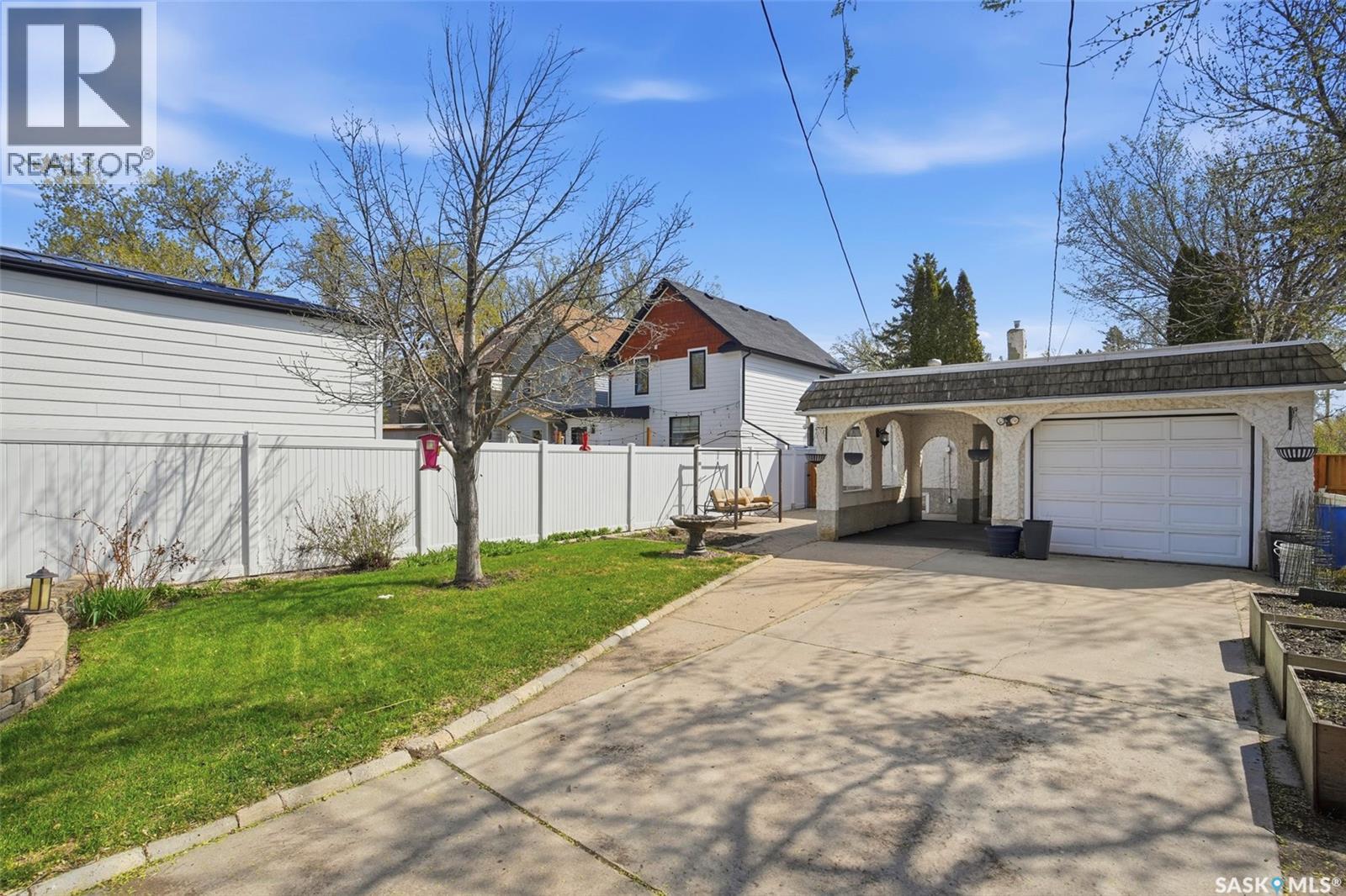 721 H Avenue S, Saskatoon, SK - Outdoor