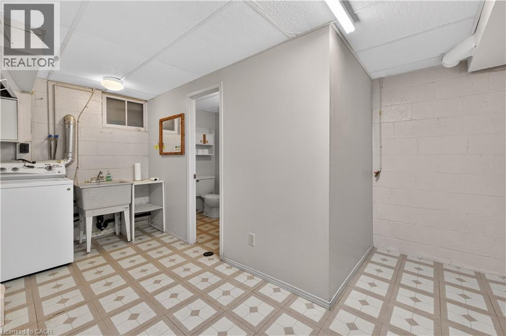 16 Brodick Street, Hamilton, ON - Indoor Photo Showing Laundry Room