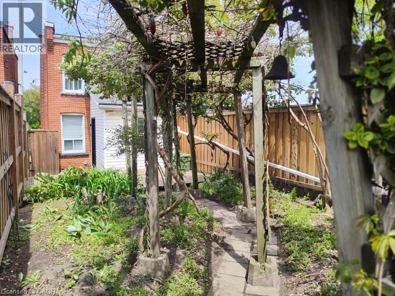 187 Barton Street W, Hamilton, ON - Outdoor