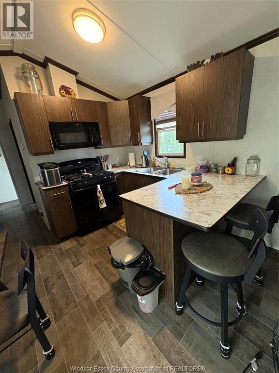 22 Poplar Lane, Leamington, ON - Indoor Photo Showing Kitchen With Double Sink