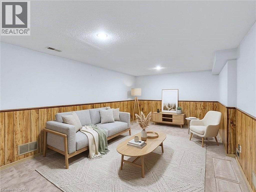 28 Underhill Crescent Unit# 3, Kitchener, ON - Indoor Photo Showing Living Room