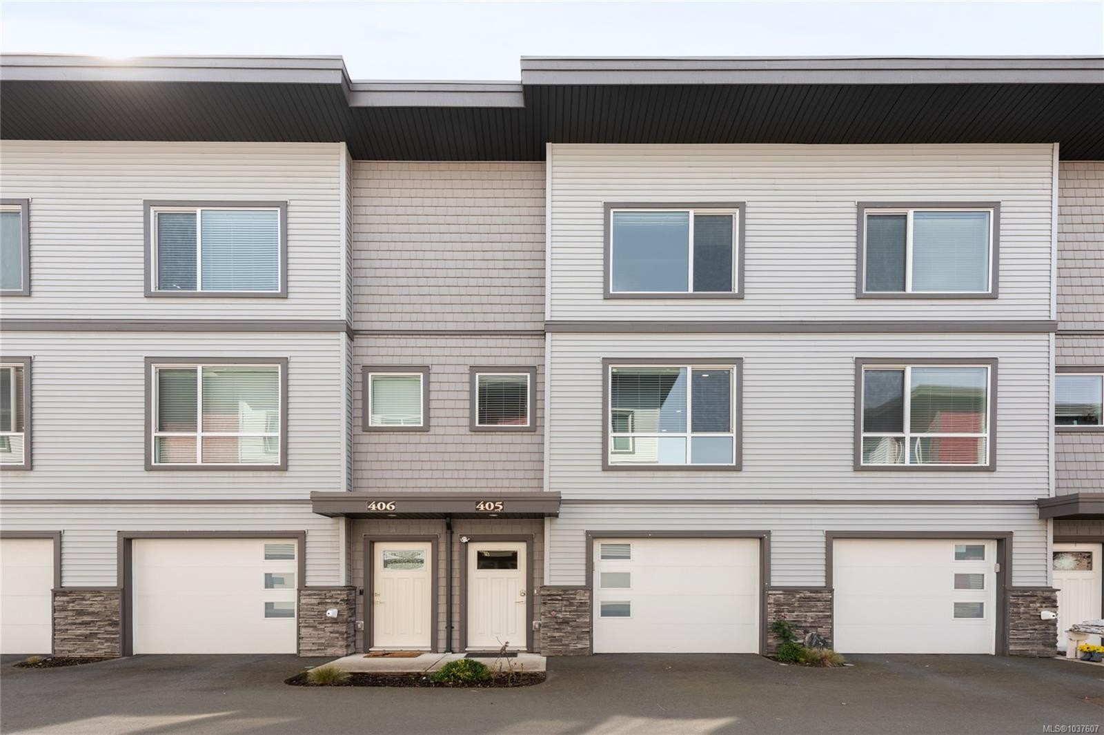 #405-3351 Luxton Rd, Langford, BC